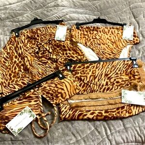 Brand new Chelsea & Violet 4 piece bikini set. Large.